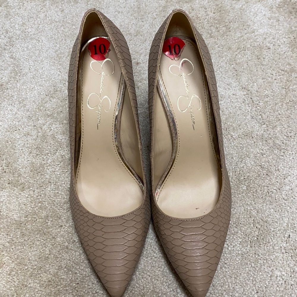 Tan heels size 10